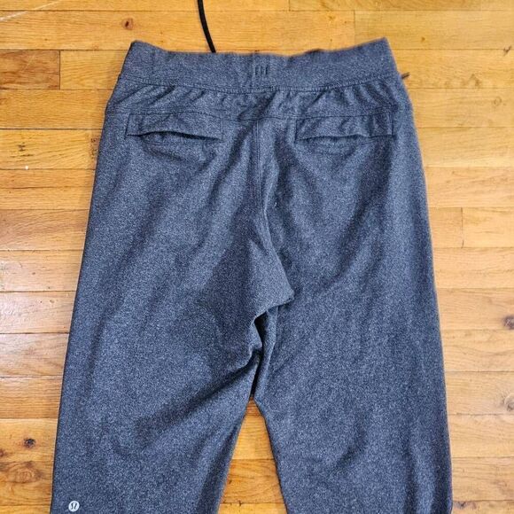 Lululemon Men's Gray Jogger Pants Size Medium - Picture 9 of 10